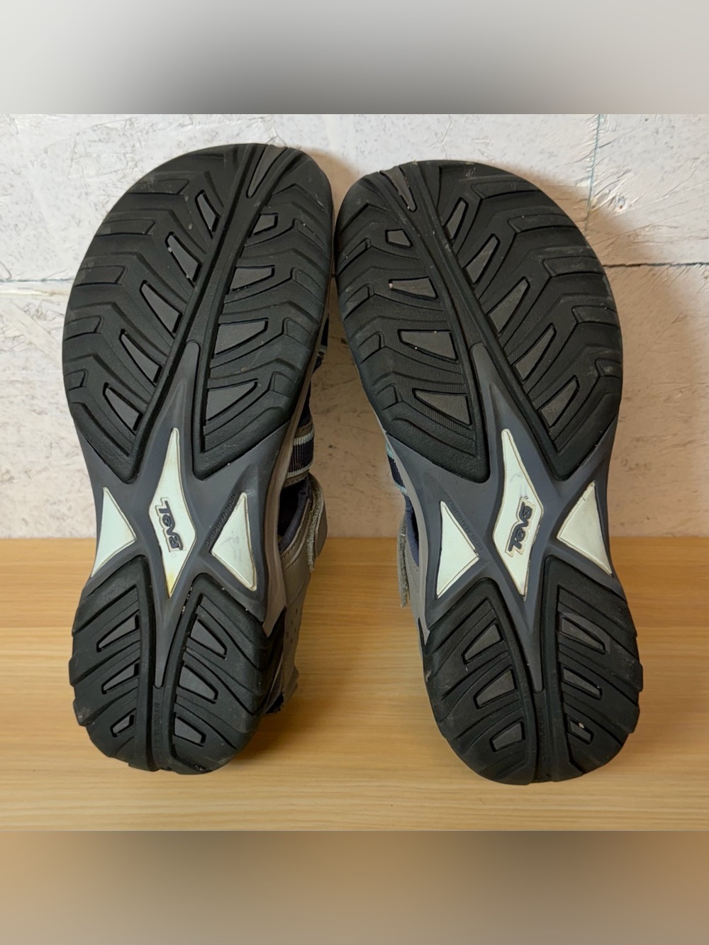 Teva Woman’s Omnium Water Sandals NWOT - Picture 5 of 7